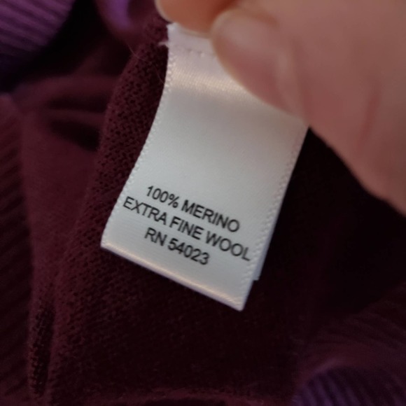 Banana Republic V-neck‎ 100% Merino extra fineWool Sweater Men's Sz M Red - Picture 4 of 4